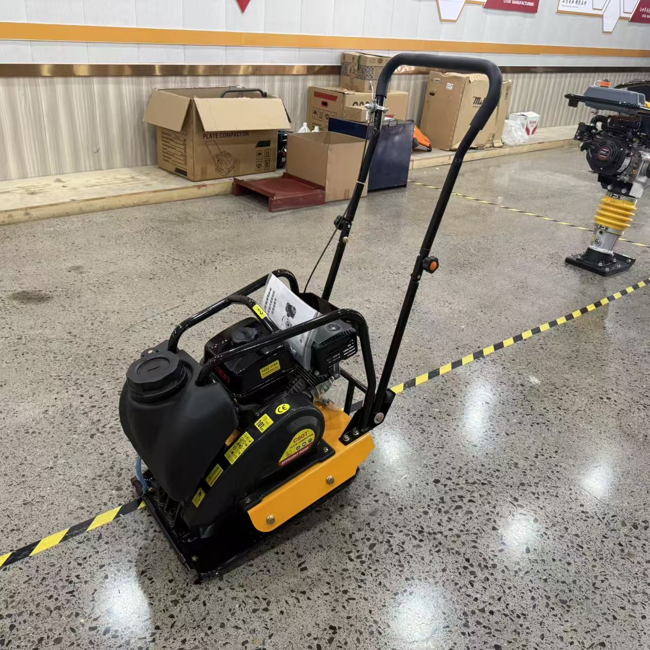 Plate Compactor Vibrator - Heavy Duty Engine Concrete Vibrator Plate