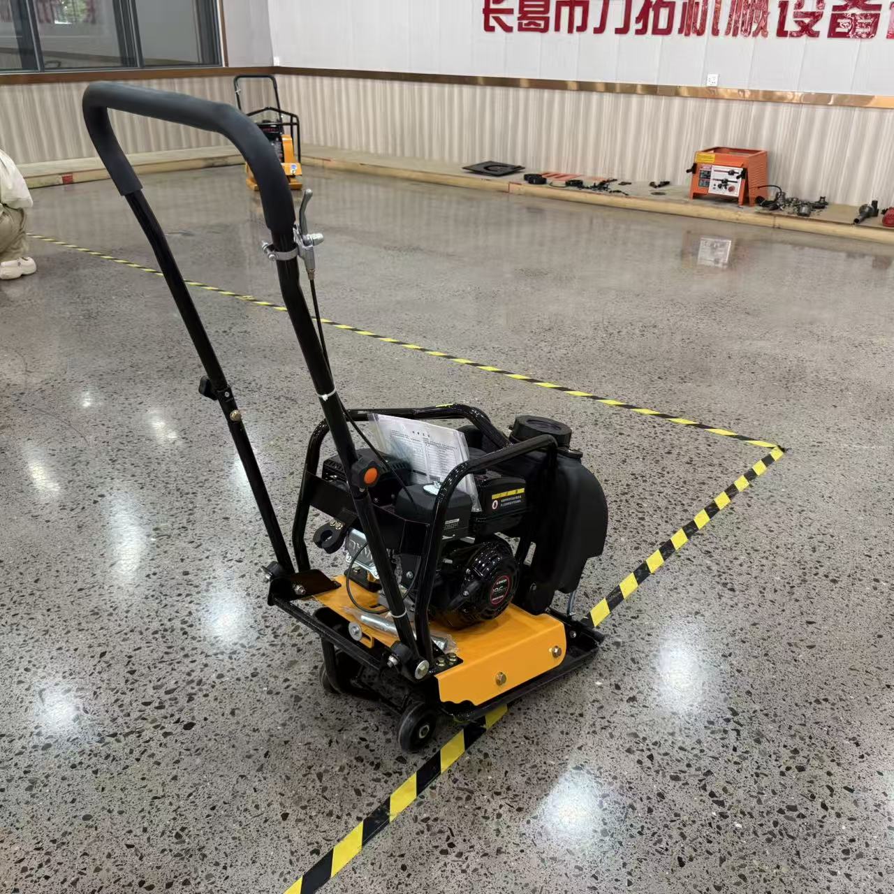 Heavy Duty Engine Concrete Vib - Plate Compactor Vibrator 评论和价格